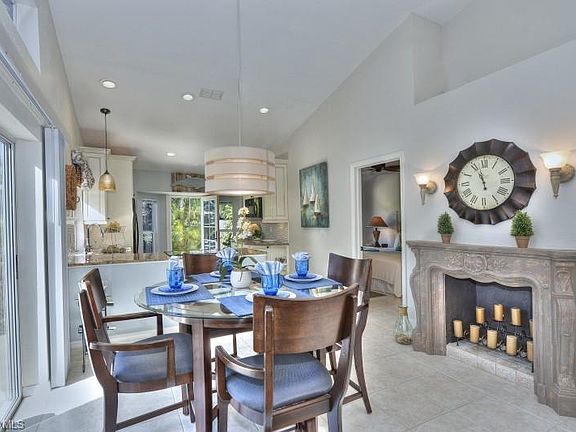 3rd image of 1131 Jardin Dr