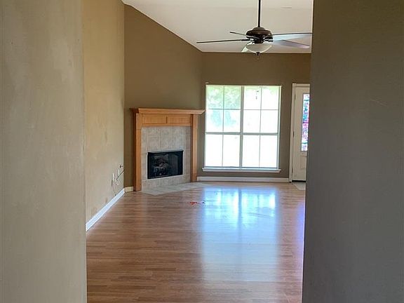 2nd image of 23690 Parkland Ave