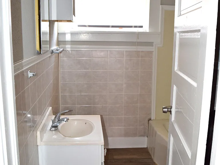 324 Wilkinson St — Photo 13