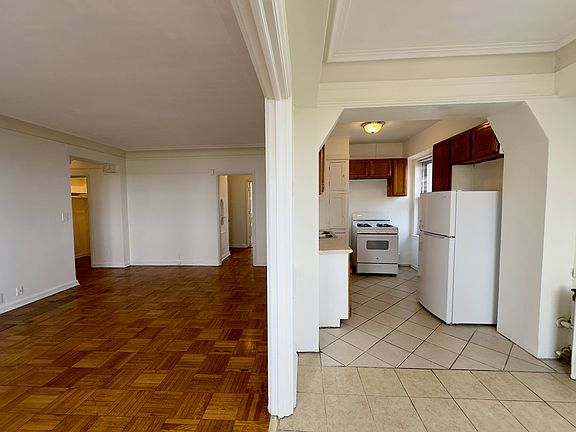 2nd image of 8925 E Jefferson Ave #Ke-14n