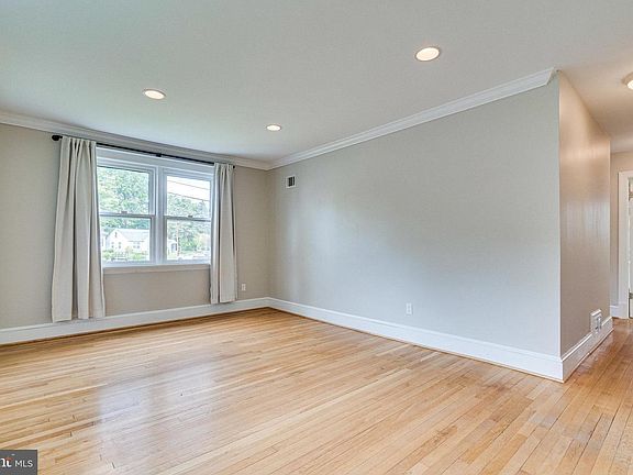 5th image of 3024 Westlawn Pl