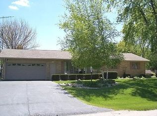 12628 Willow Ln, Genoa, IL 60135