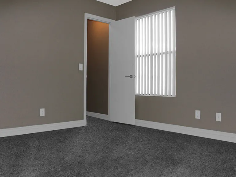 Mandalay Bay Apartments — Photo 16