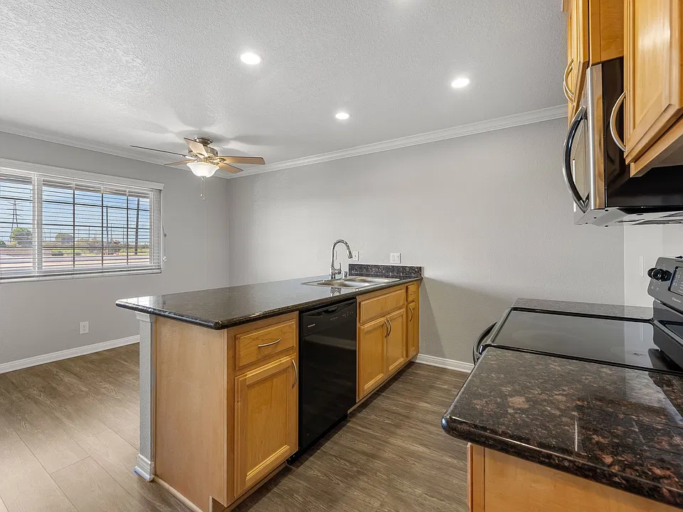 Sundial Apartments