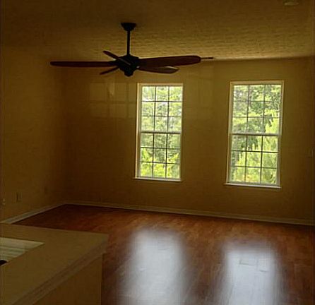 91 TR living room