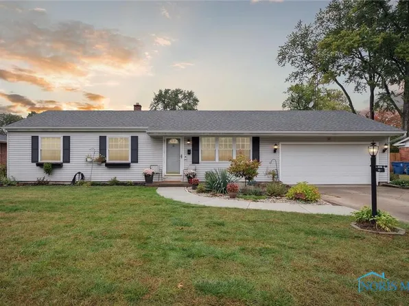 4901 Woodland Ln, Sylvania, OH 43560