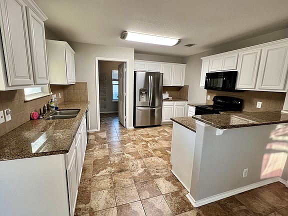 3rd image of 2438 Fayette Dr