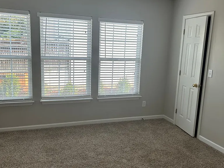109 Waterford Park Dr — Photo 6