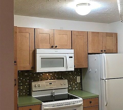 3rd image of 227 Woodridge St APT 3