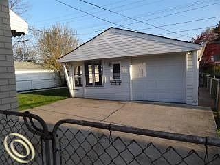 5th image of 18220 Buckhannon St