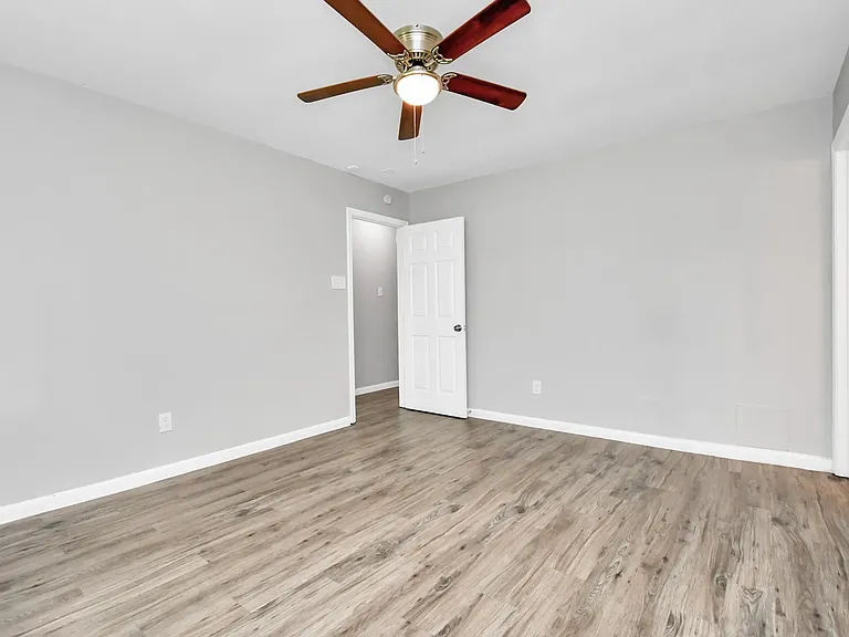 8106 Claiborne St — Photo 19