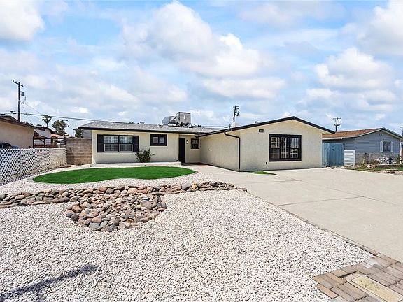 3rd image of 1017 N Mallard St