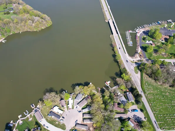 31 Blue Water Dr, Cicero, IN 46034