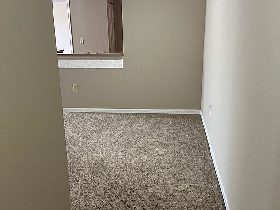2nd image of 940 Village Trl Unit 6-209