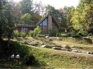 25 Beach Ct, Kent Lakes, NY 10512