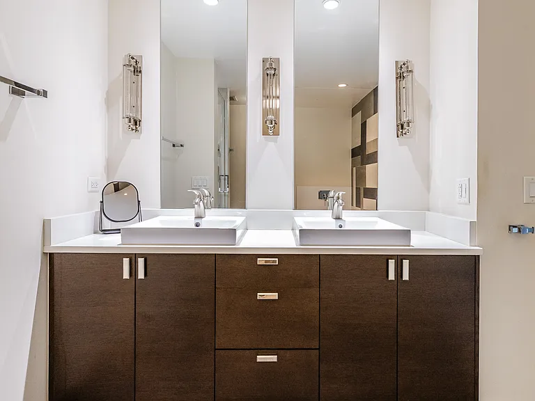 21 E Huron St #1207 — Photo 24