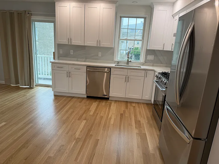 571 Freeport St #3 — Photo 5