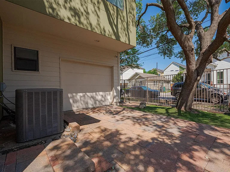 4331 Eigel St — Photo 37