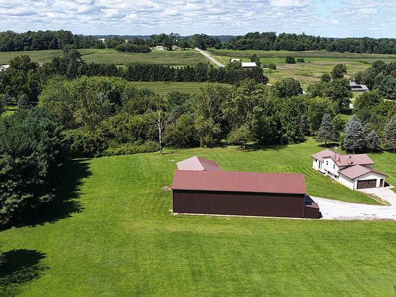 3rd image of 10230 Schwartzwalder Rd