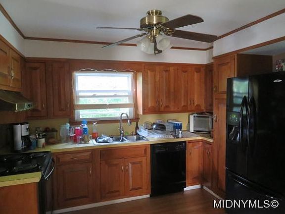 3rd image of 2307 Highland Ave W