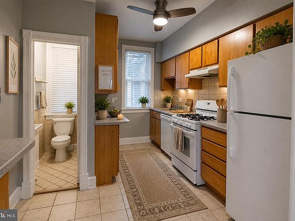 3rd image of 540 14th St SE