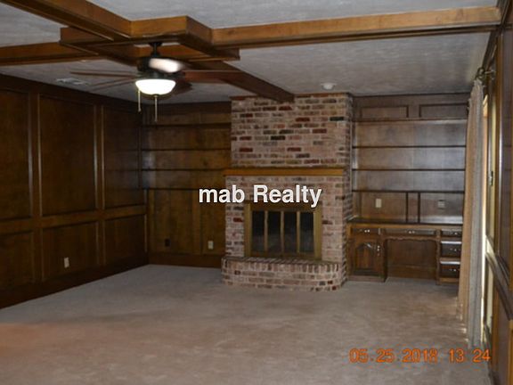3rd image of 903 W Center St