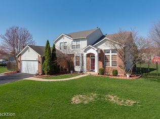 323 Mallard Ln, Sugar Grove, IL