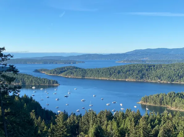 1275 Sunnyside Ln, Southern Gulf Islands, BC V0N 1P0