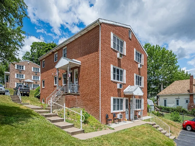 Schoolhouse Apartments — Photo 18