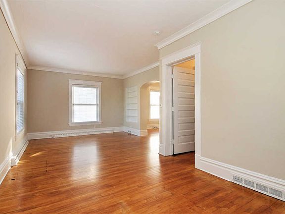 3rd image of 2230 Francis Ave SE