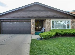 6816 N Minnetonka Ave, Chicago, IL