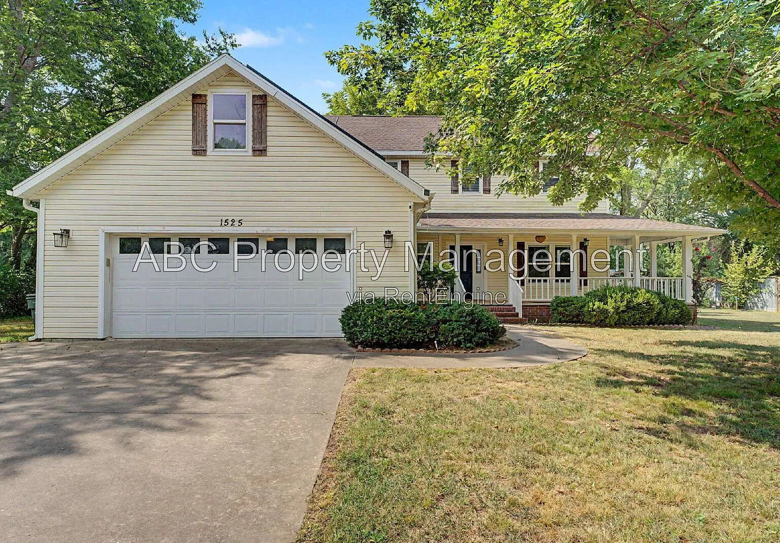 4 bed, 3.5 bath, $2,995 — Photo 1