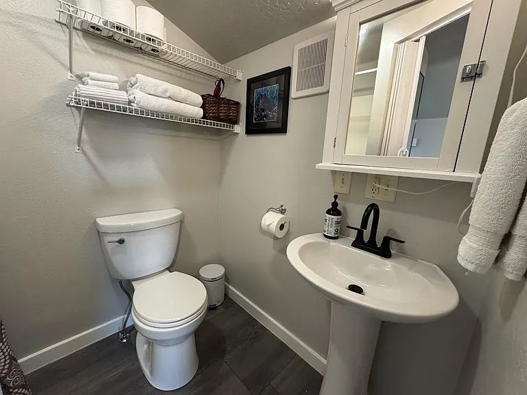 1017 Poplar St #1/2 — Photo 14