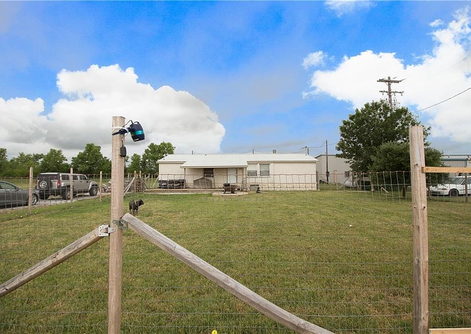 1st image of 1404 S Fm 157