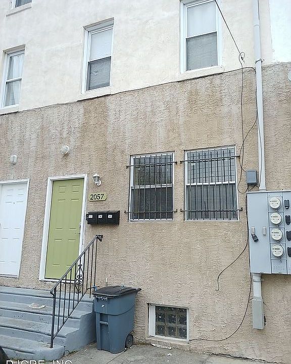 1st image of 2057 W Oxford St