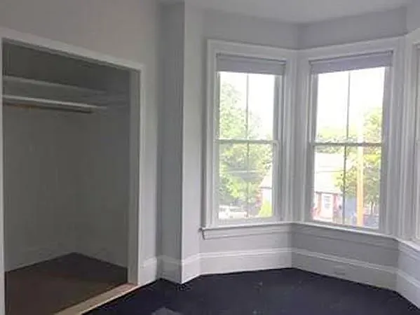 3 bed, 2000 sqft, $3,000 — Photo 3