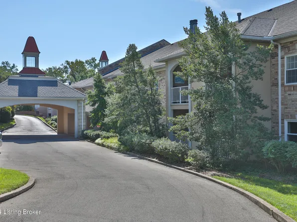 5601 Coach Gate Wynde APT 28, Windy Hills, KY 40207