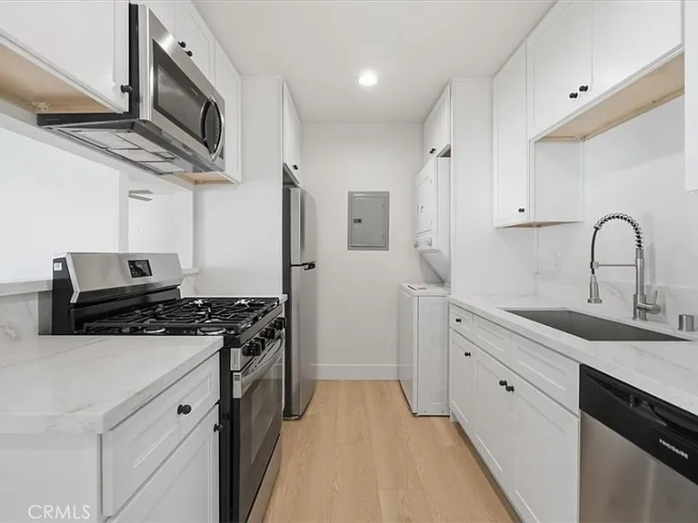 307 N Tustin Ave #C — Photo 5