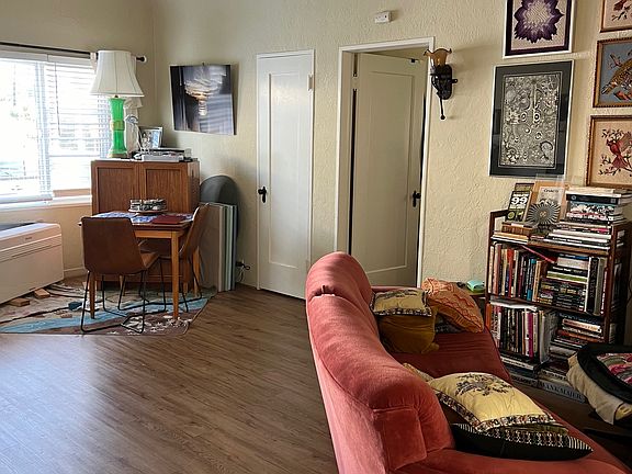 4th image of 316 W Anapamu St APT 2
