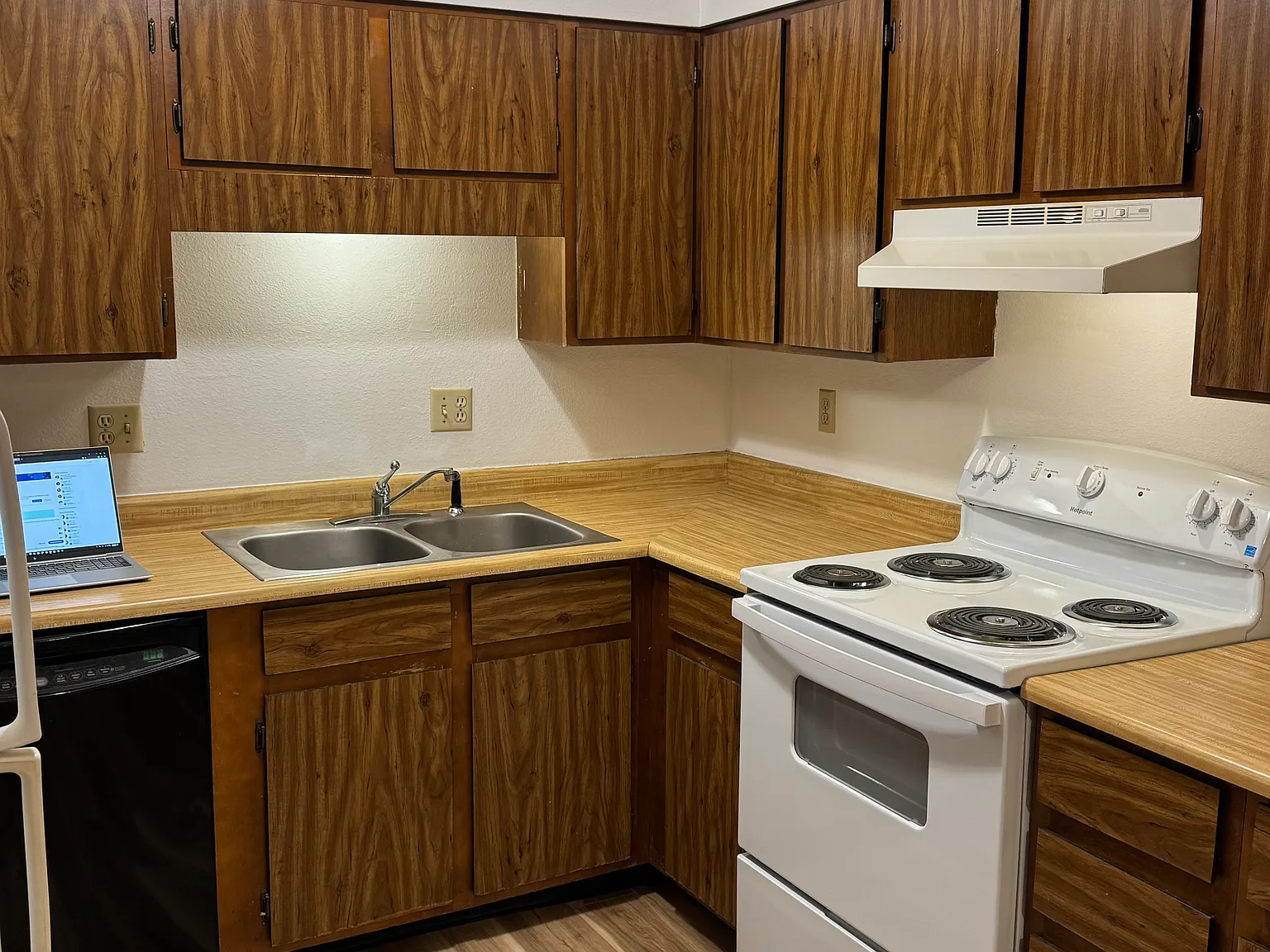 2 bed, 850 sqft, $1,400 — Photo 3