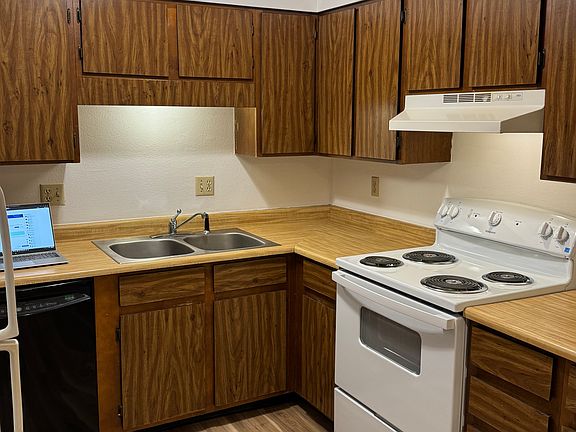 3rd image of 2306 10th St SW APT 3