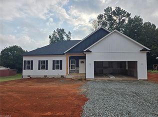 2850 Leonard Rd, Lexington, NC 27295