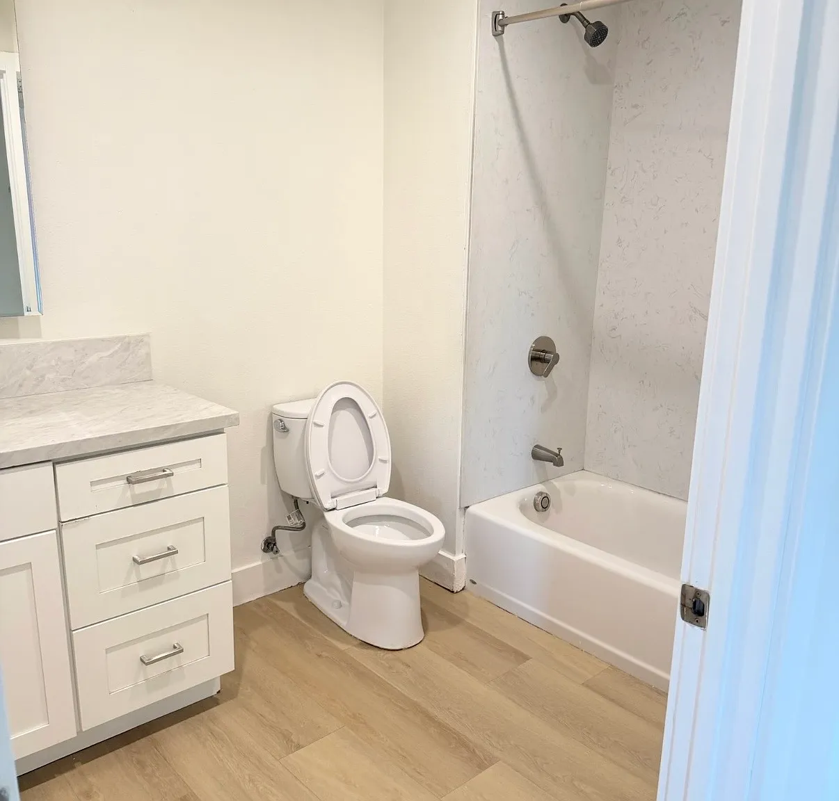 Studio, 440 sqft, $1,995 — Photo 3