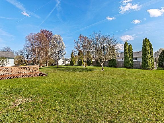 Large Rear Yard