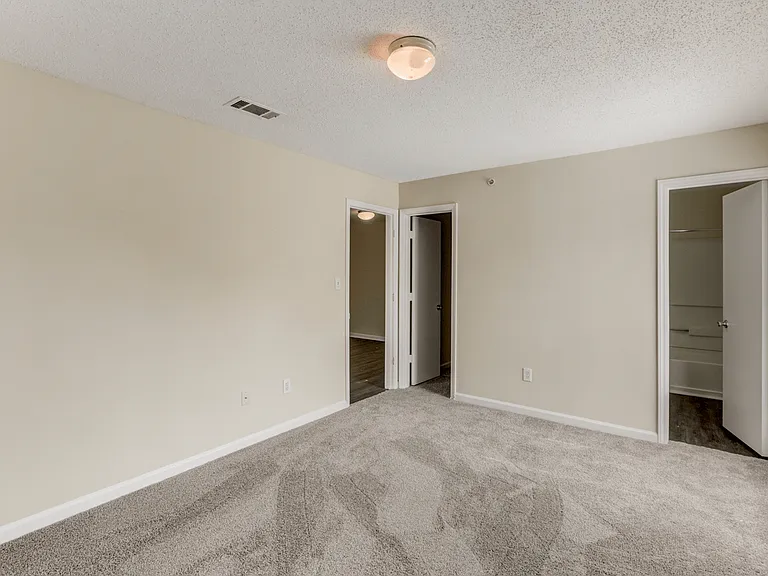 Forest Glen Apartments — Photo 28