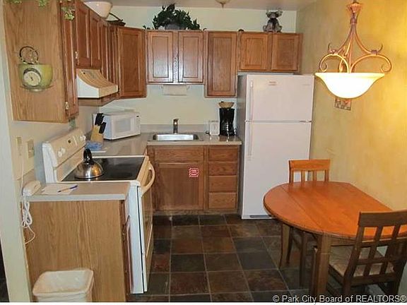 5th image of 1940 Prospector Ave #318