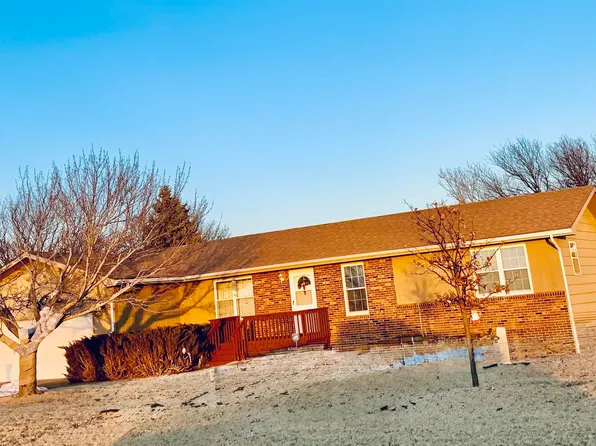 205 S Ash St, Russell, KS 67665