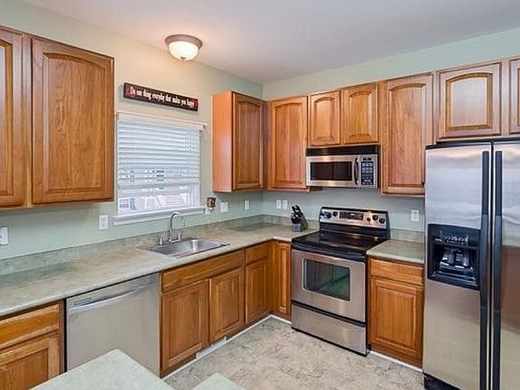 4th image of 789 Jefferson Ln