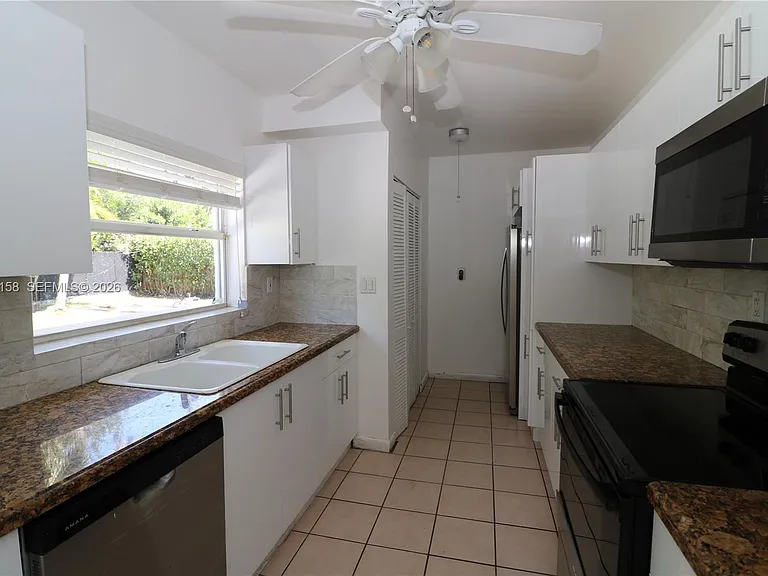 8025 SW 62nd Pl — Photo 10
