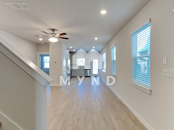 5th image of 881 Casina Cir
